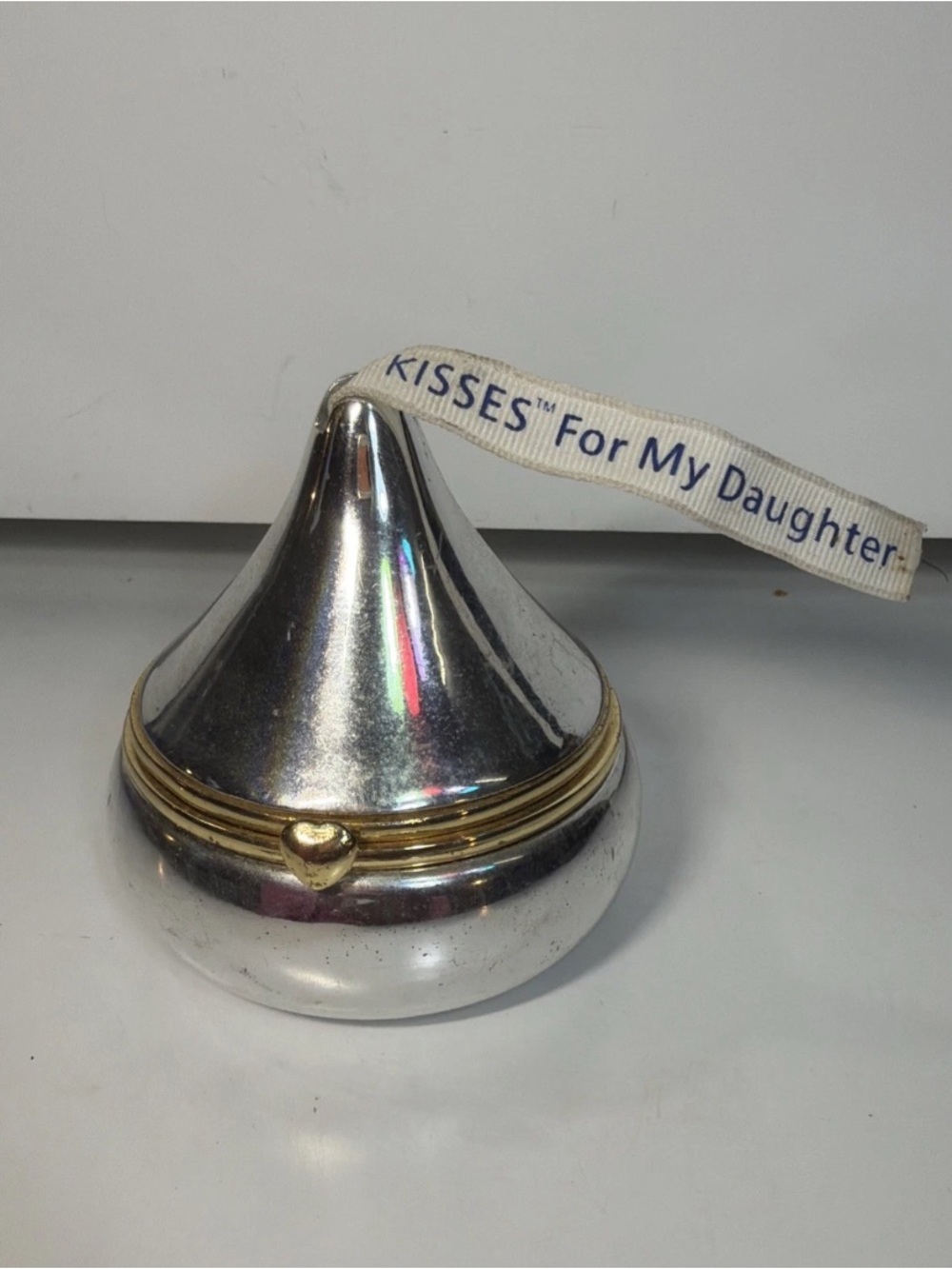 Music Box Hershey's Kiss (Kisses For My GrandDaughter) Bradford Exchange C1193